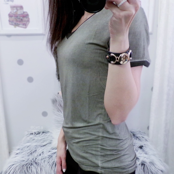 SALE Olive Pocket Tee Mineral Wash V-neck Top - Picture 4 of 5